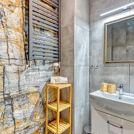 Rezydencja Izerska By Royal Aparts Prestige Z Basenem,sauna Oraz Panorama Gor Apartment