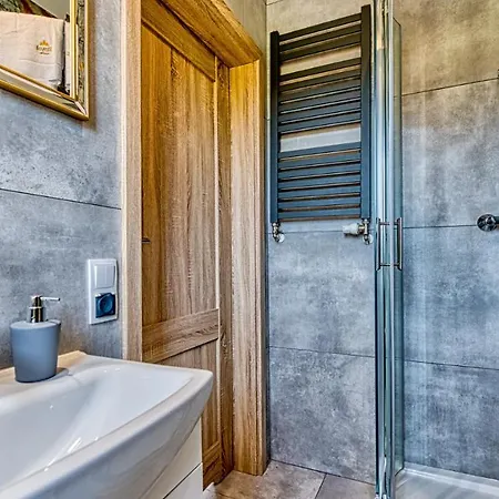 Rezydencja Izerska By Royal Aparts Prestige Z Basenem,sauna Oraz Panorama Gor Apartment
